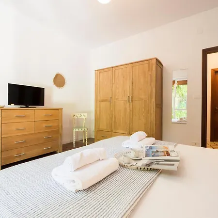 Casaviva- Cozy Patio Flat In Appartement Camogli